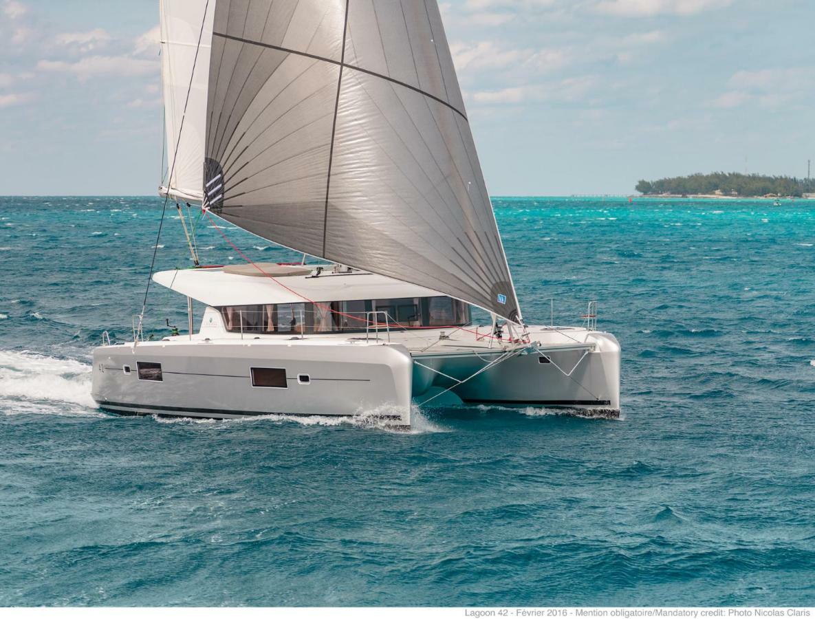 Luxury Catamaran Lagoon 42, Ac & Gn Split Exterior foto